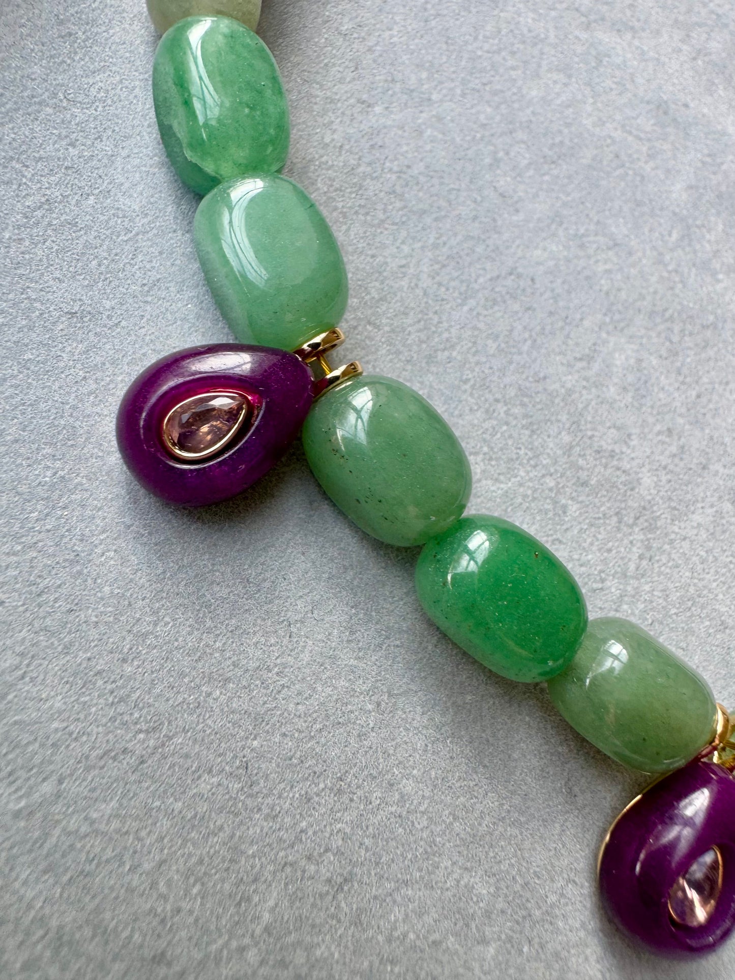 GREEN AVENTURINE OVAL NECKLACE