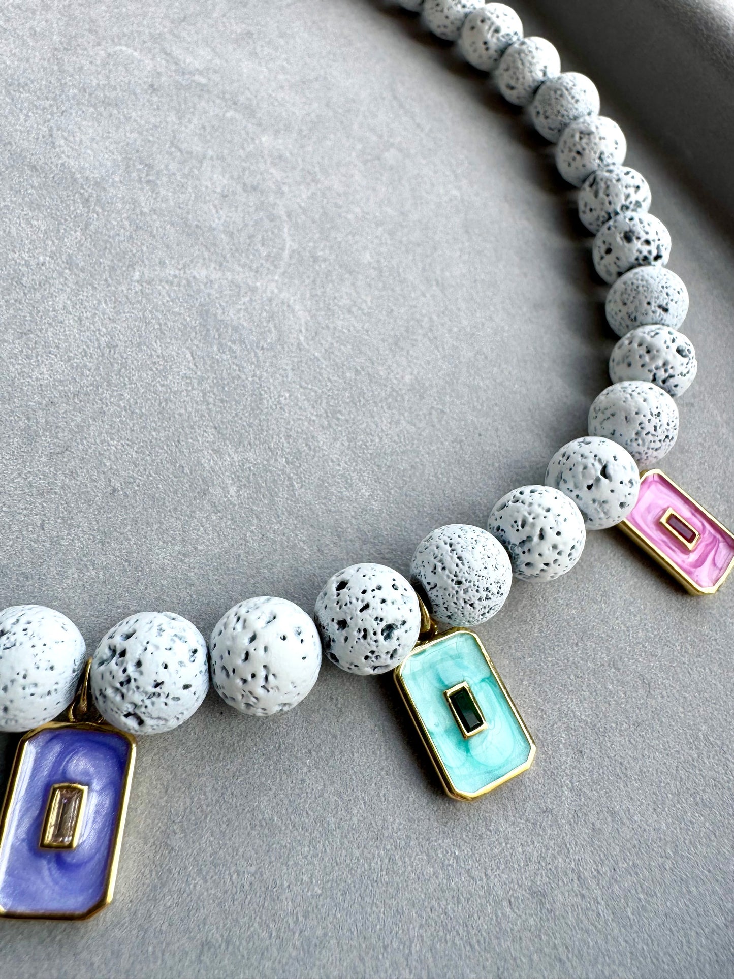 LAVA POP NECKLACE