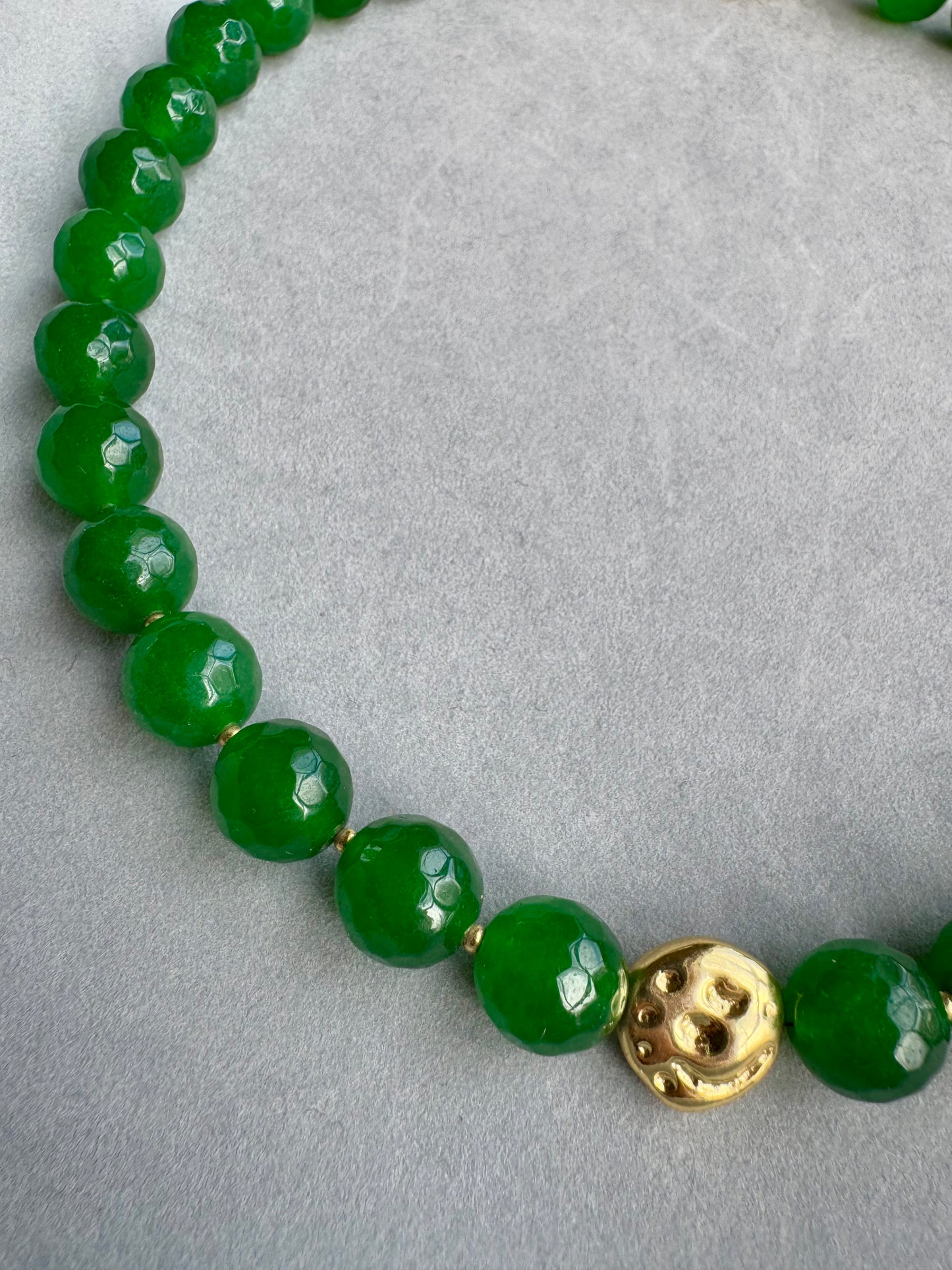 Emerald Radiance: Dark Green Crystal & Gold Statement Choker