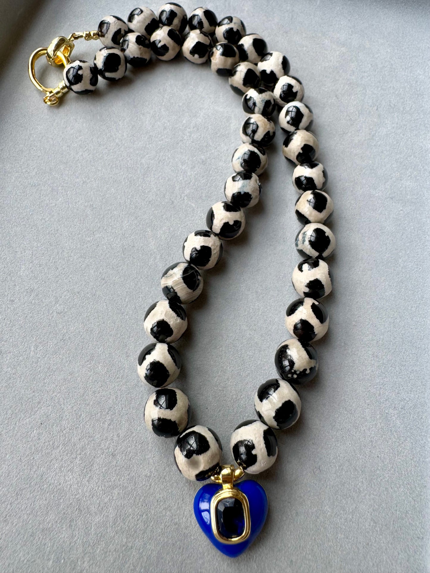 TIBETAN DZI AGATE NECKLACE