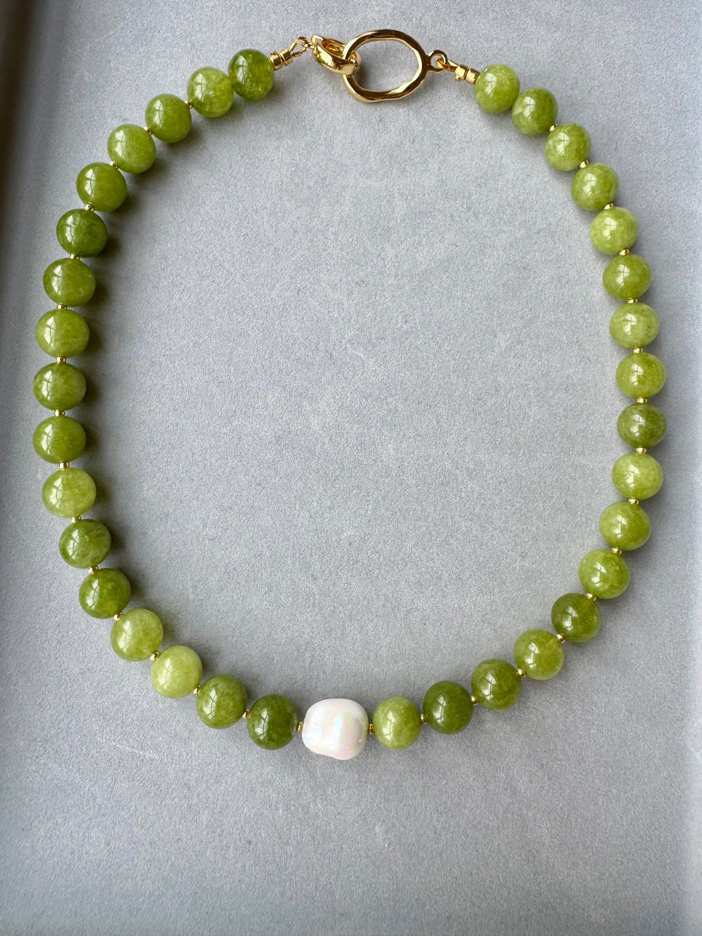 PERIDOT-PEARL NECKLACE