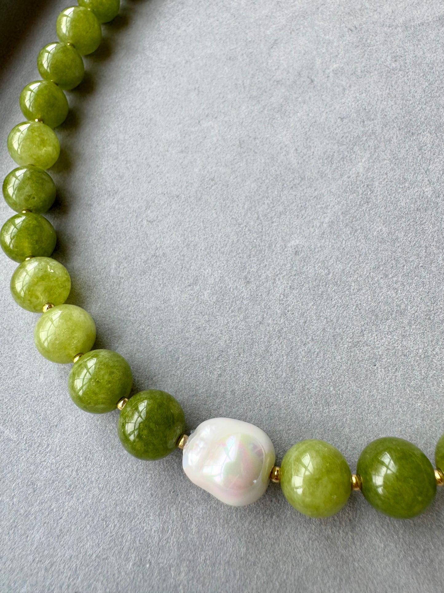 PERIDOT-PEARL NECKLACE